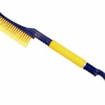 Щетка для снега со скребком WB-05 60 см GOODYEAR