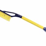 Щетка для снега со скребком WB-03 69 см GOODYEAR