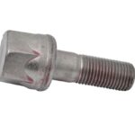 Болт крепления приемной трубы MITSUBISHI